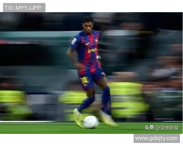 足球明星独特招牌动作助攻进球瞬间回顾与分析